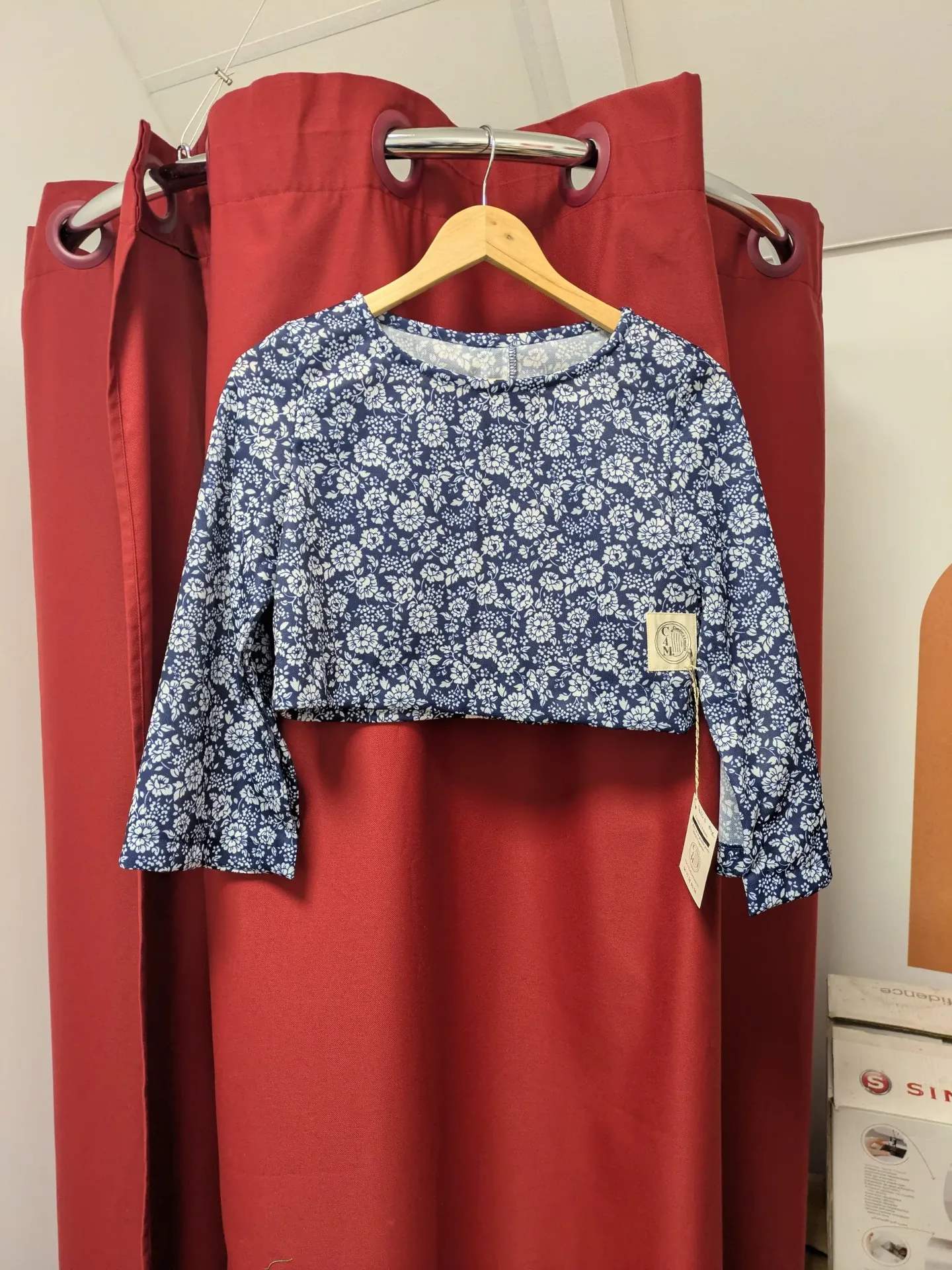 Top fleurs bleu TS